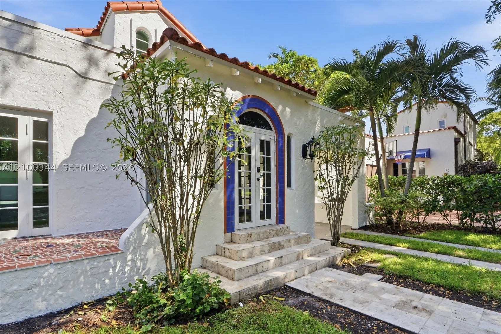 1209 La Mancha Ave
