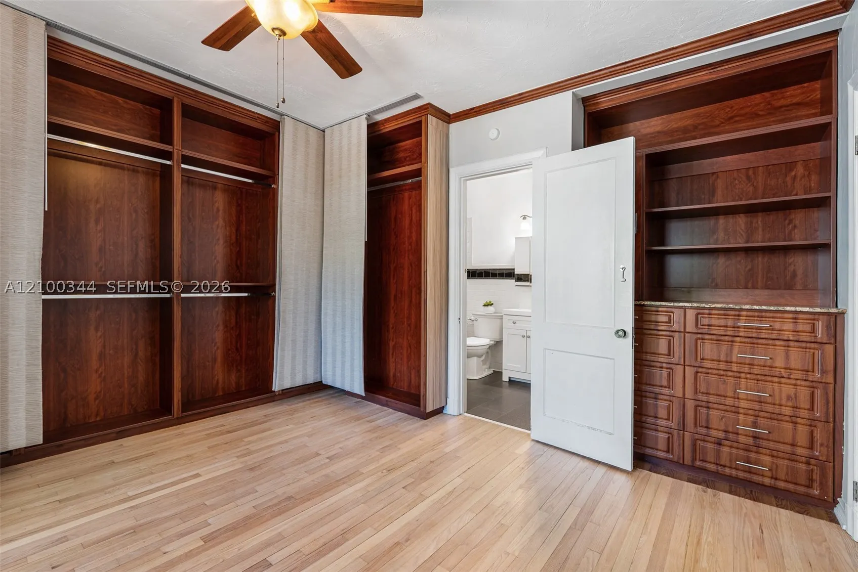 1209 La Mancha Ave
