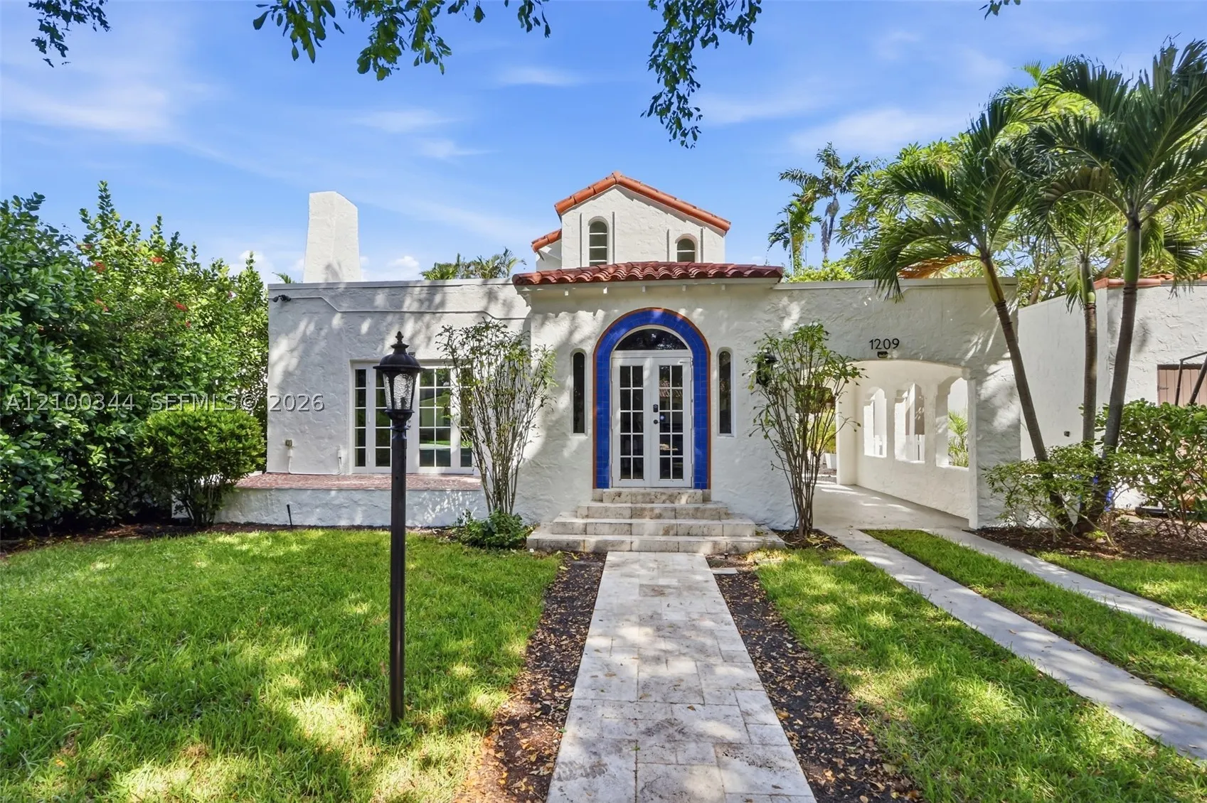1209 La Mancha Ave