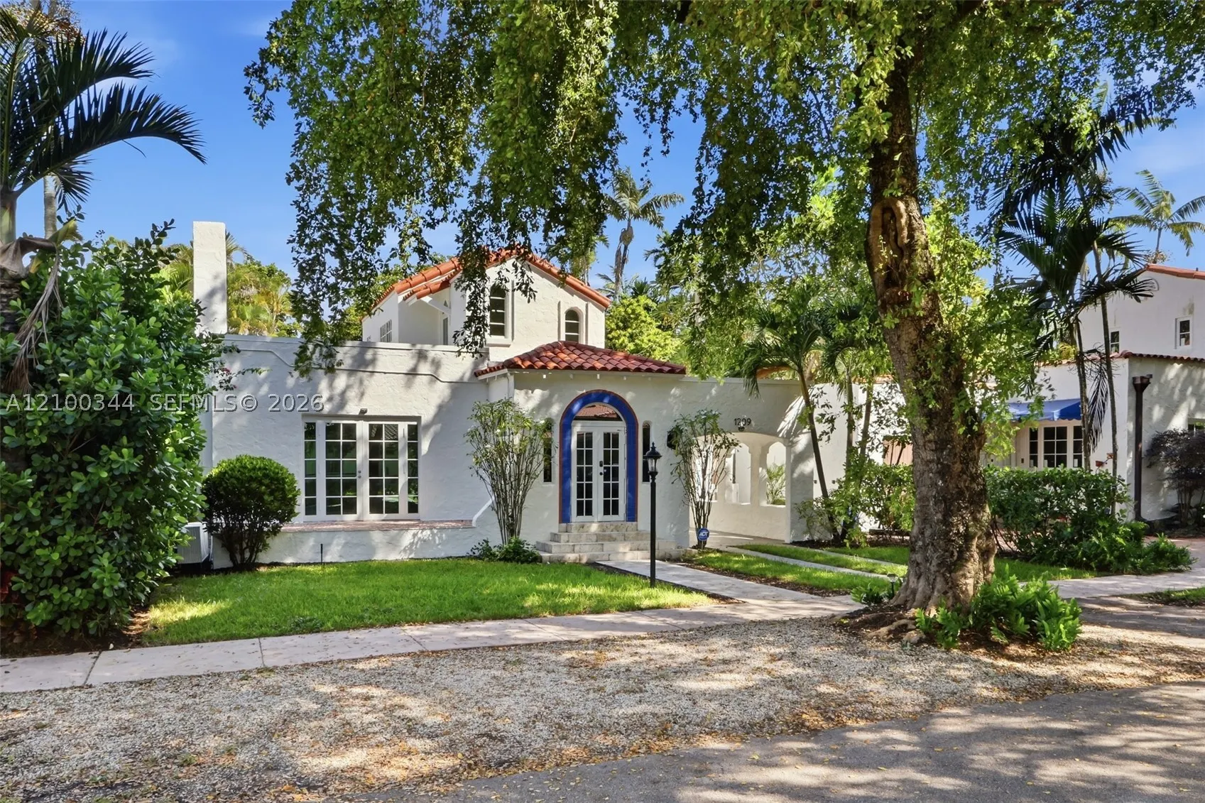 1209 La Mancha Ave