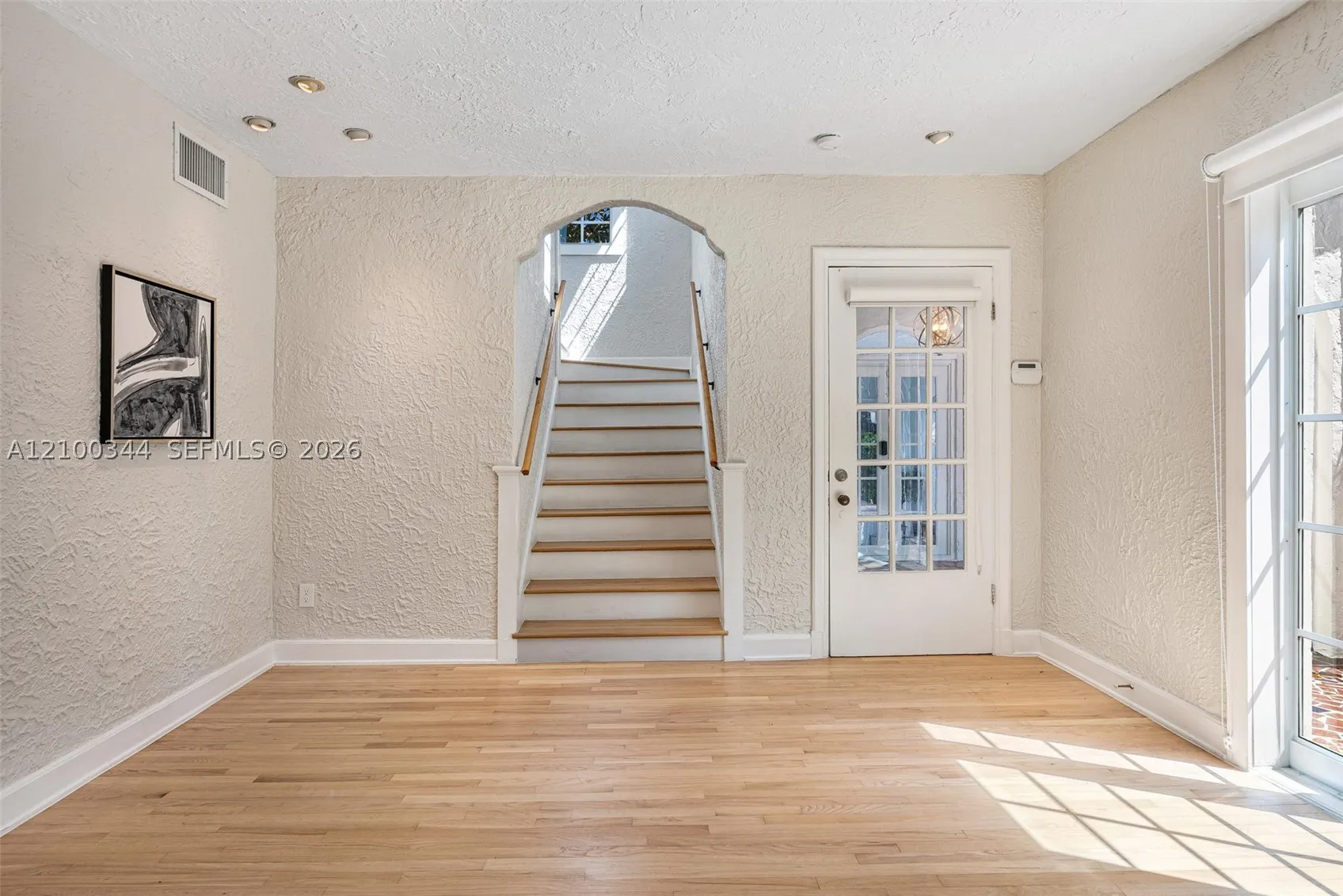 1209 La Mancha Ave