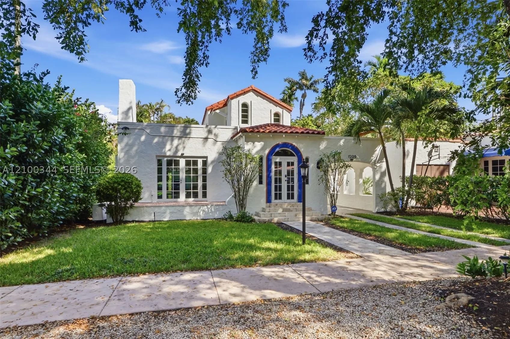 1209 La Mancha Ave