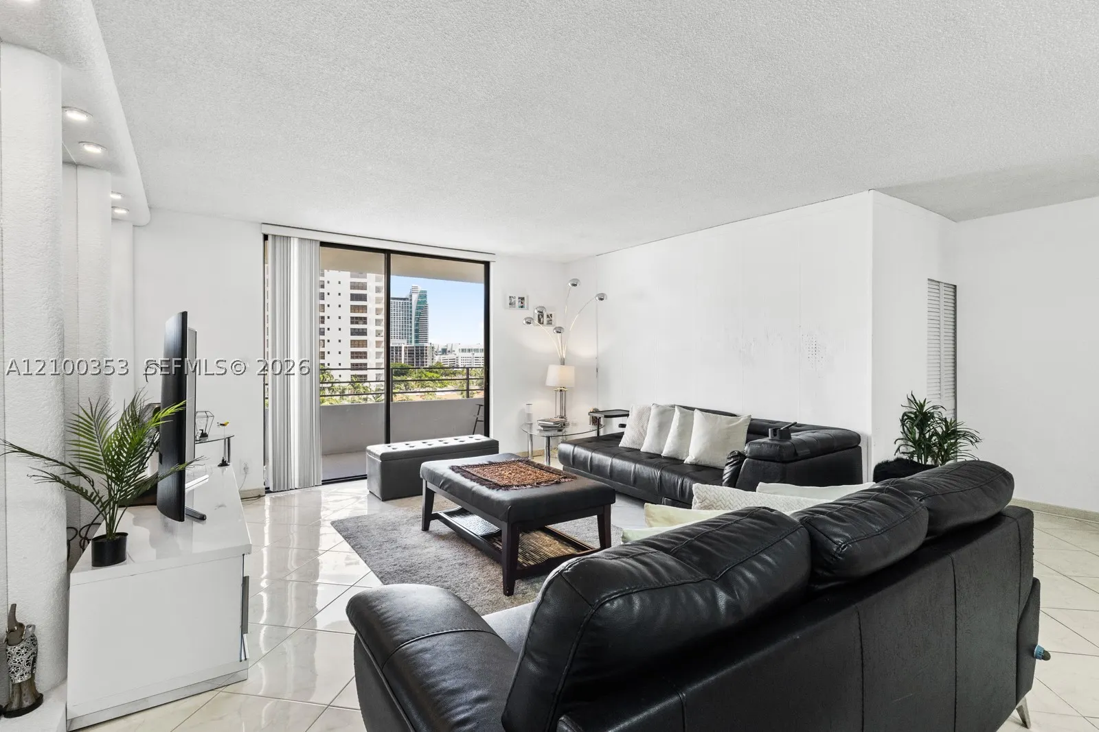 600 Three Islands Blvd #612