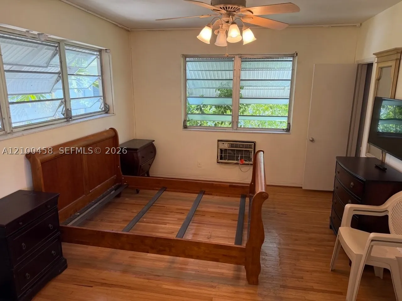 7915 Byron Ave #4