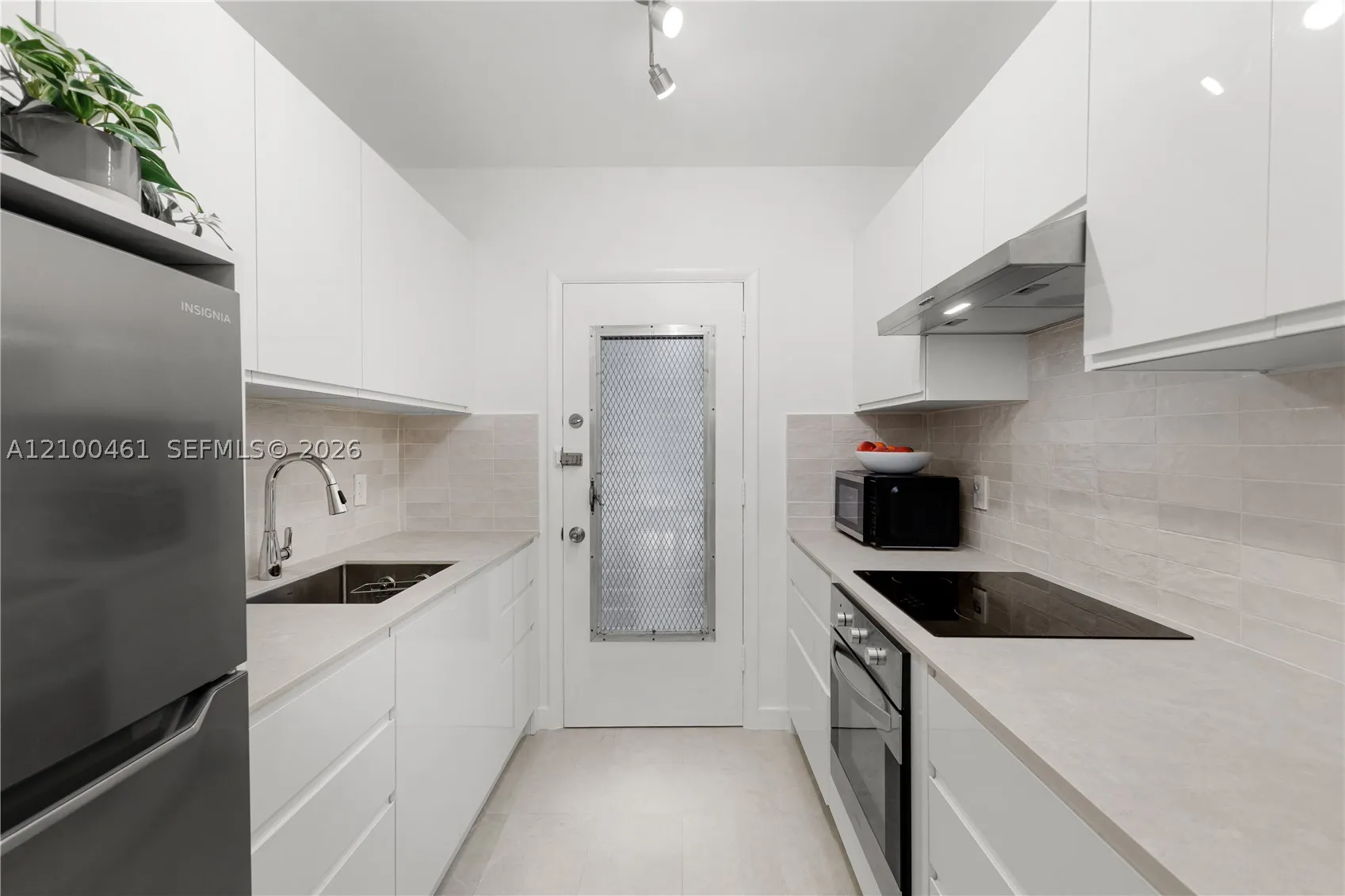 350 Collins Ave #311