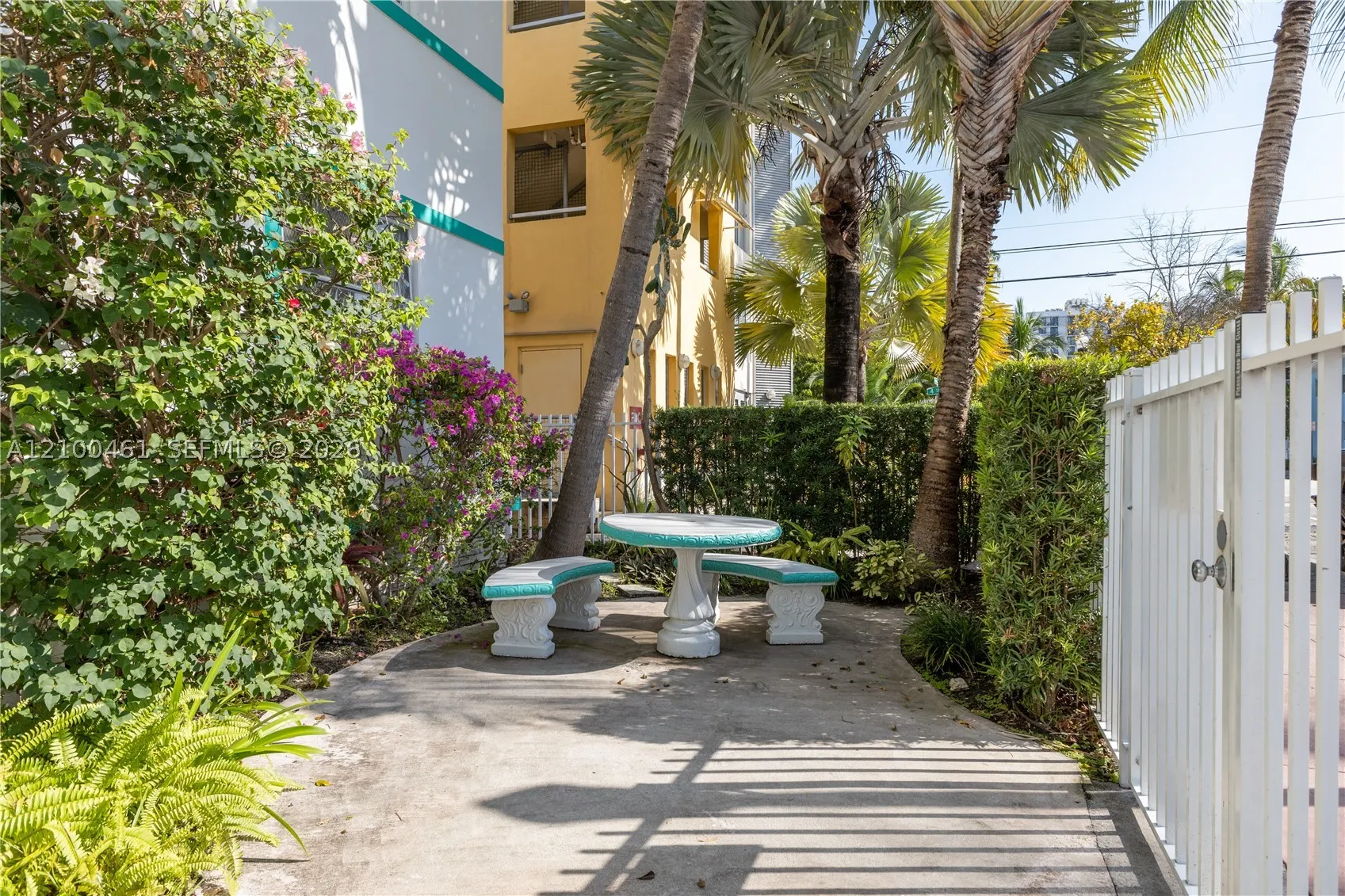 350 Collins Ave #311