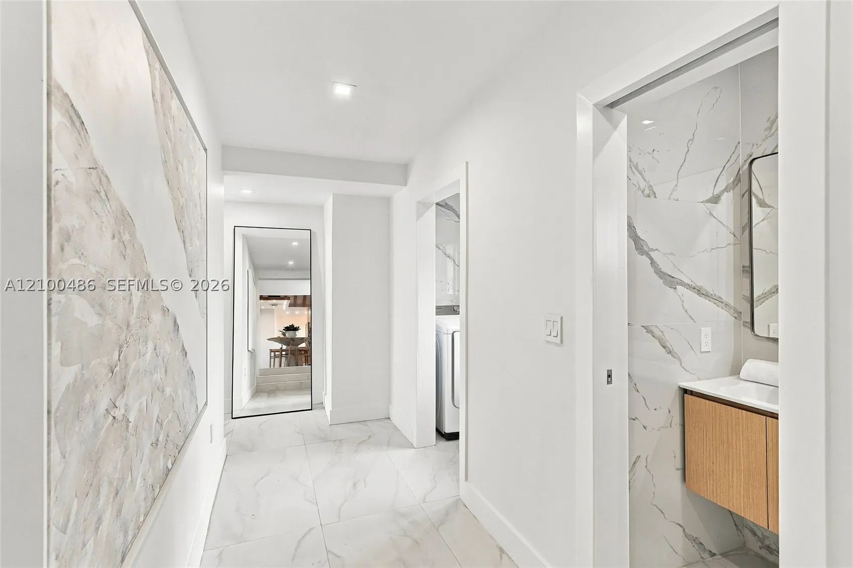 596 W 50th St