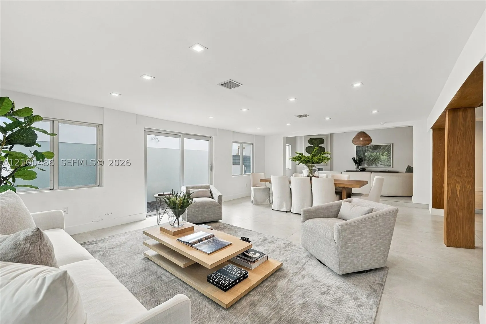 596 W 50th St