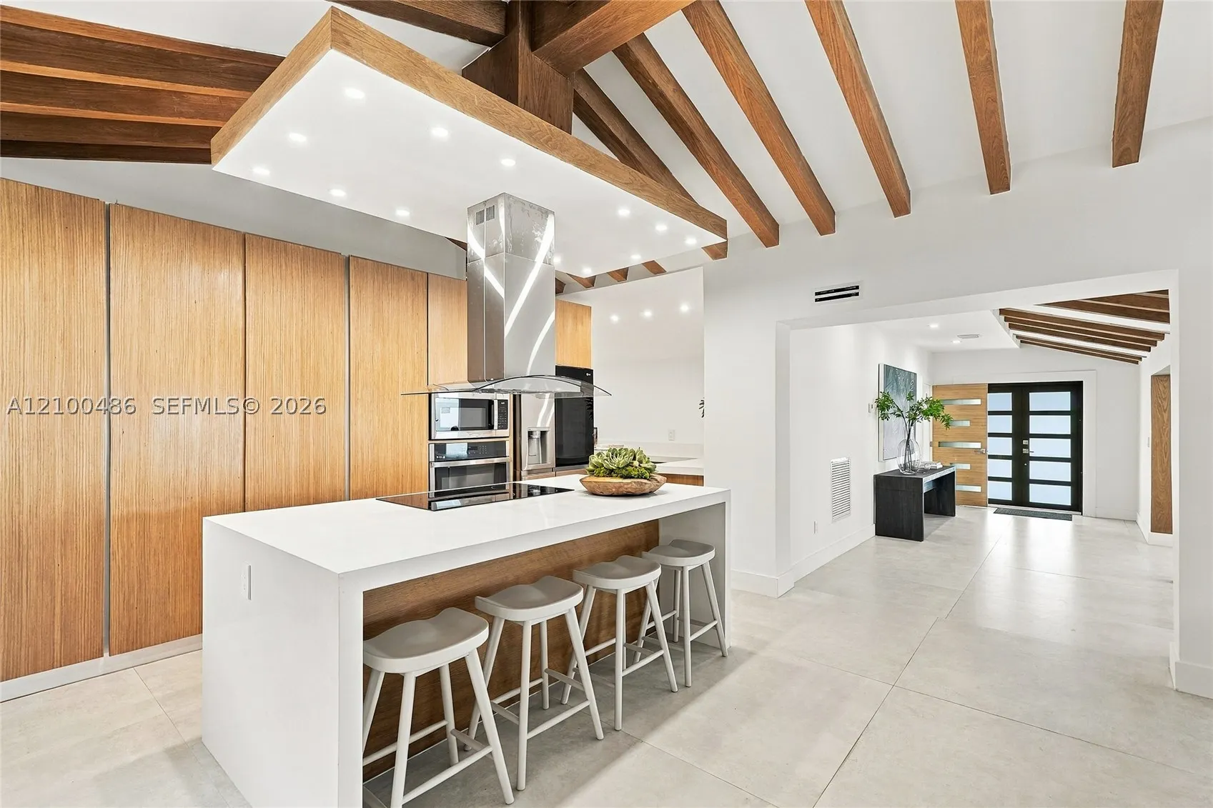 596 W 50th St