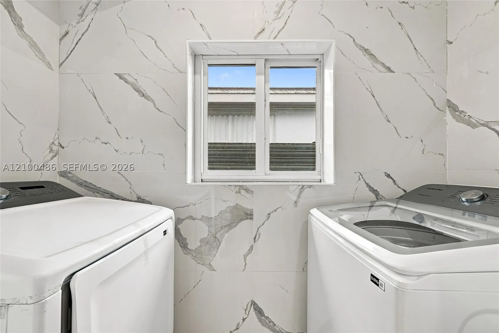 596 W 50th St