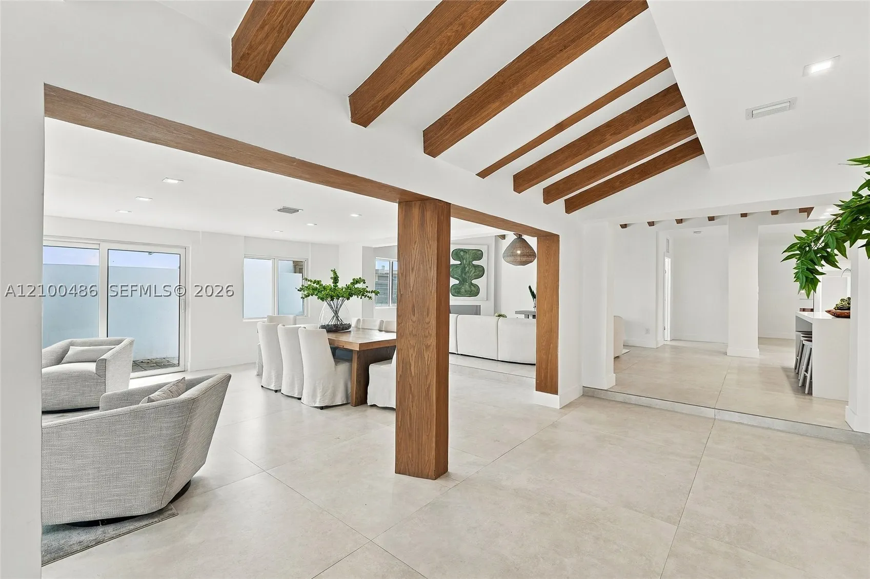 596 W 50th St