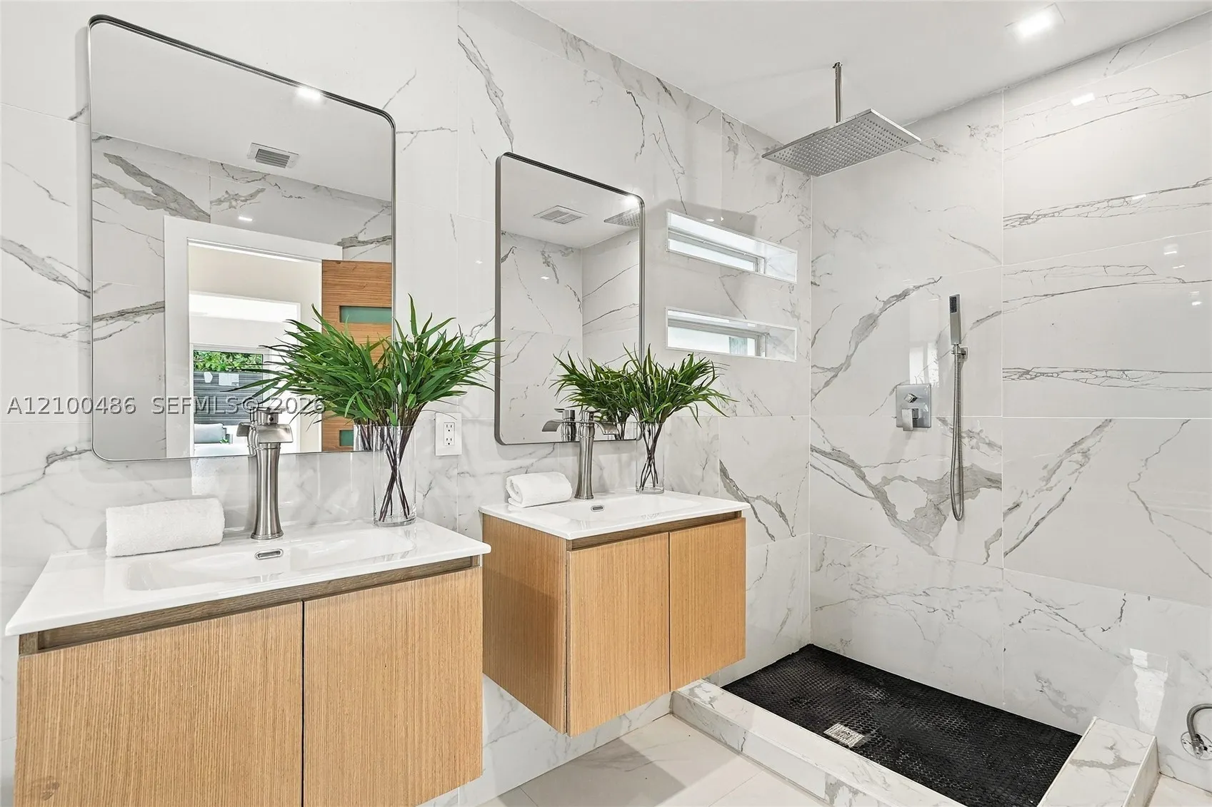 596 W 50th St