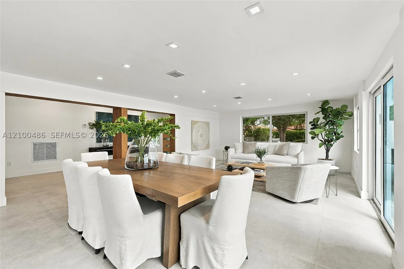 596 W 50th St
