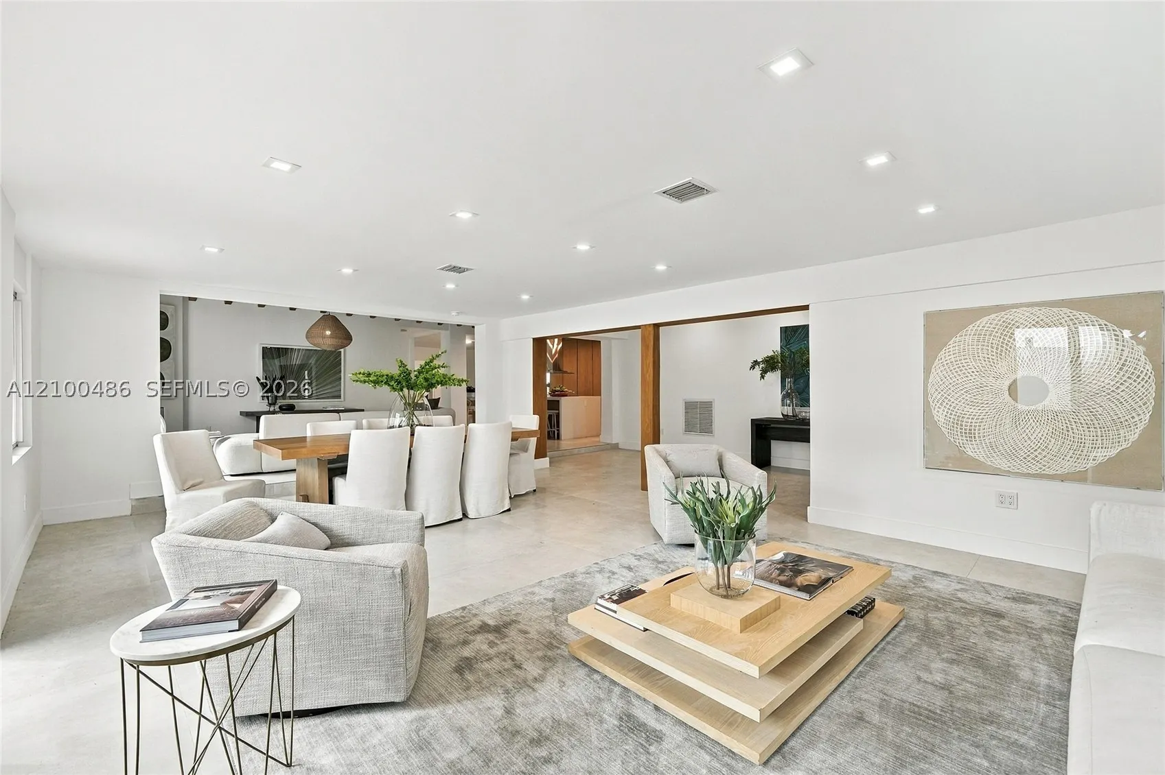 596 W 50th St