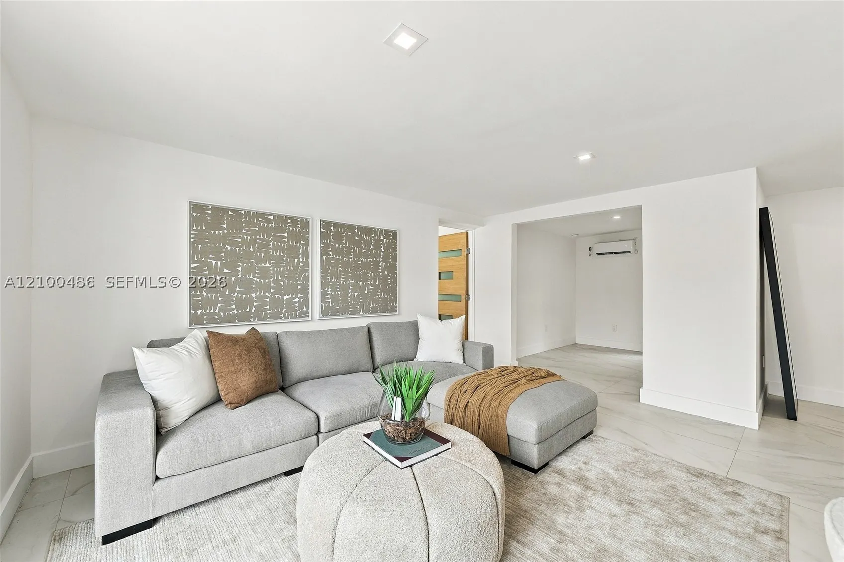 596 W 50th St