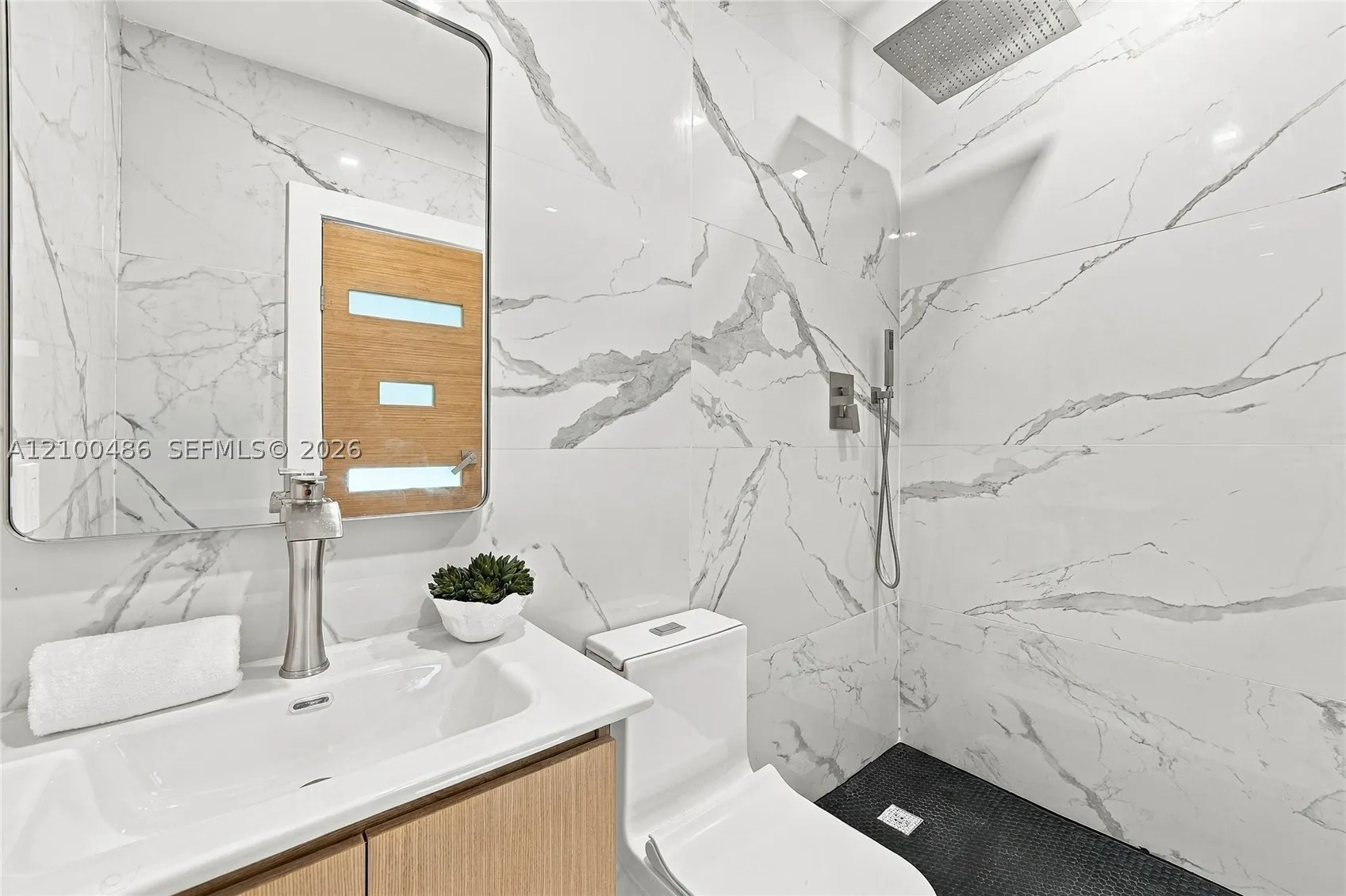 596 W 50th St