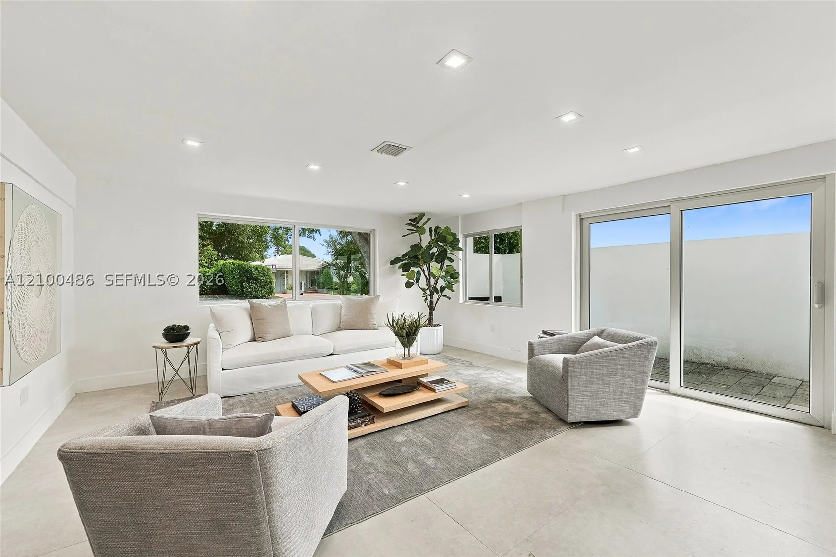 596 W 50th St