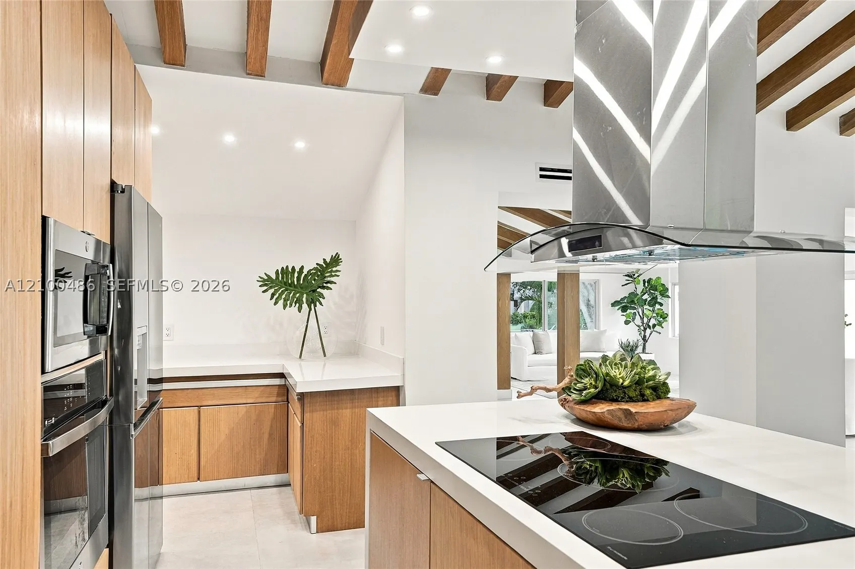 596 W 50th St