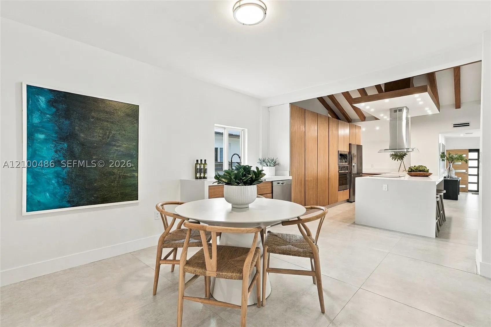 596 W 50th St