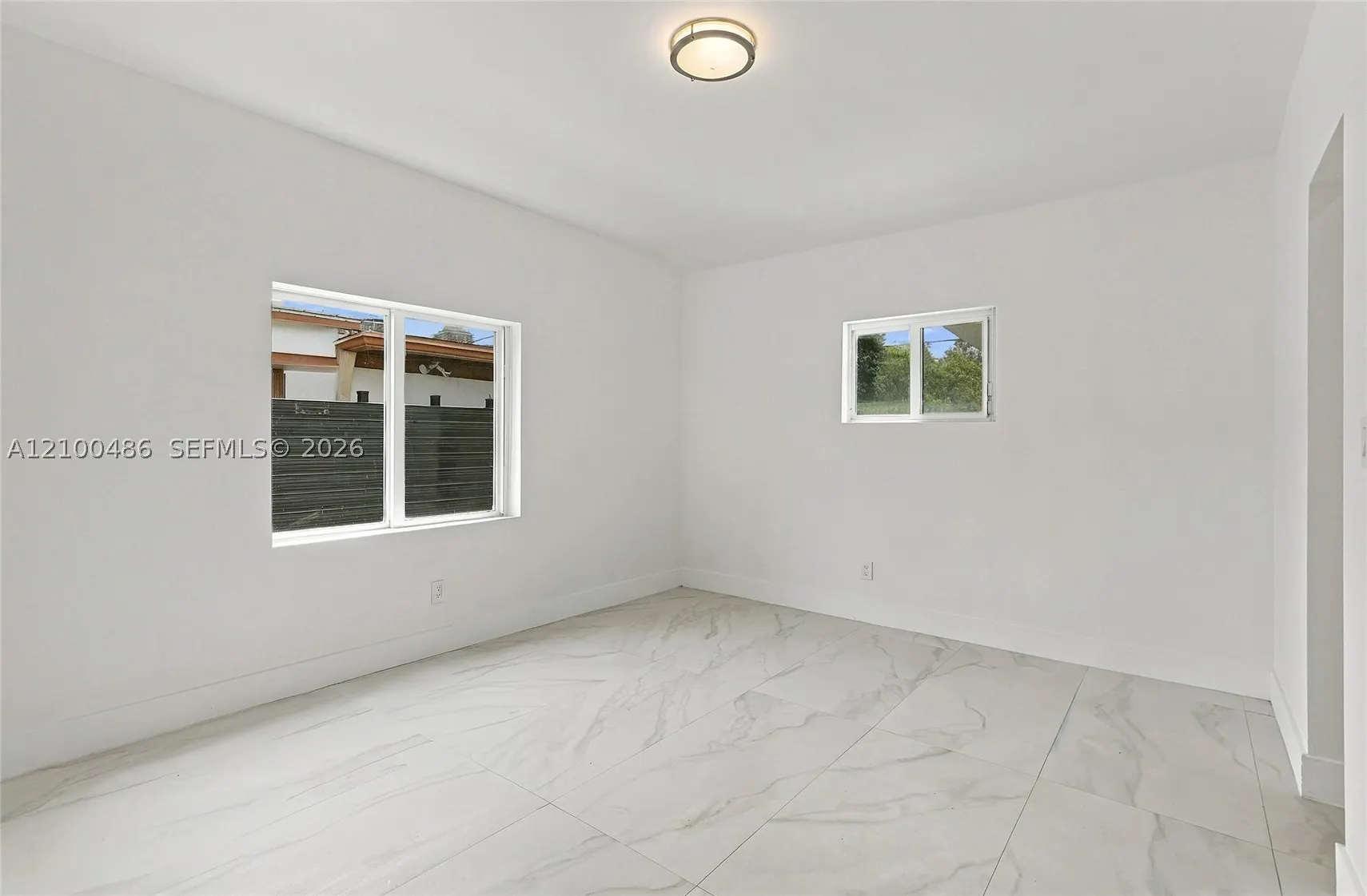 596 W 50th St