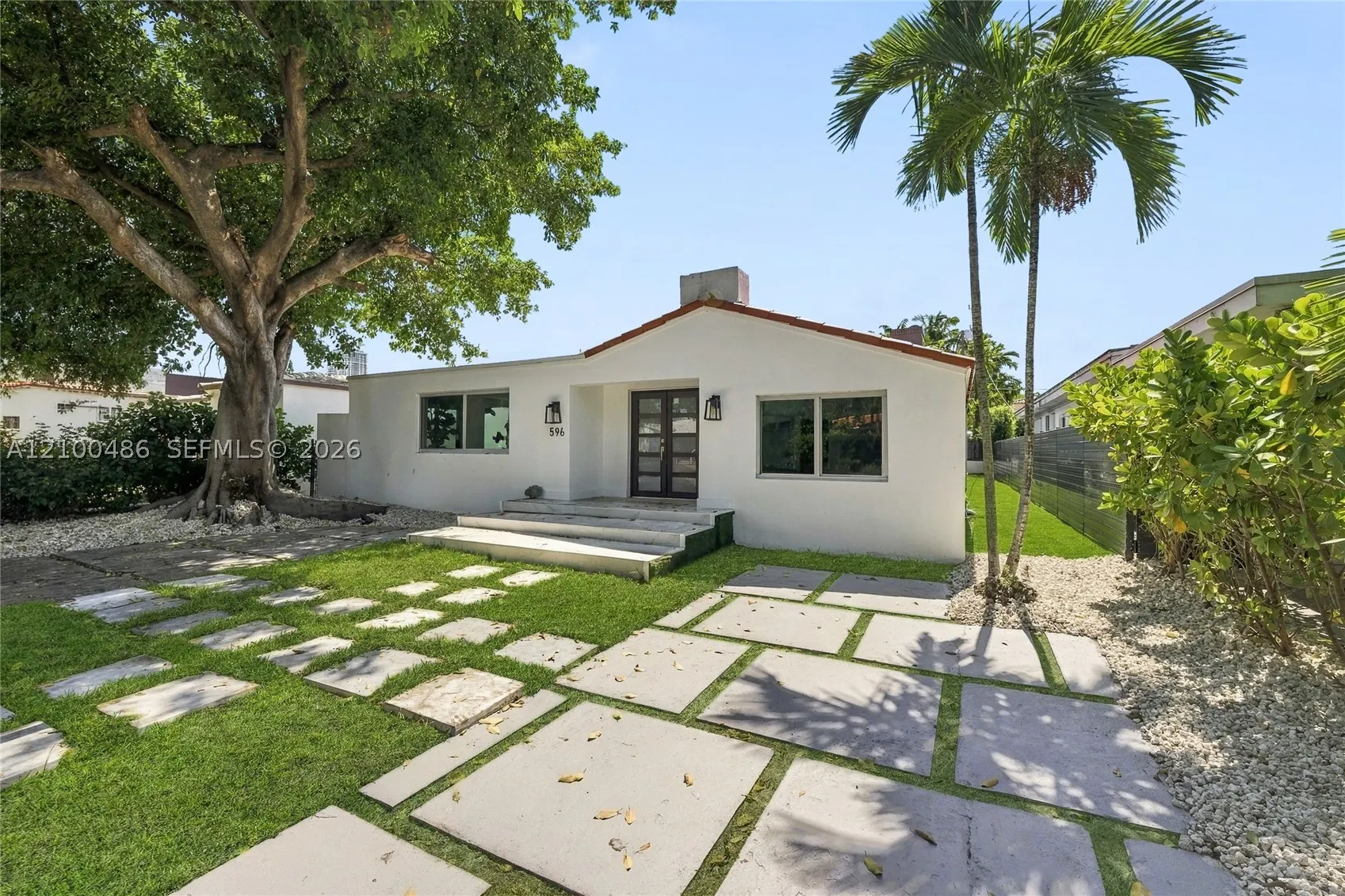 596 W 50th St