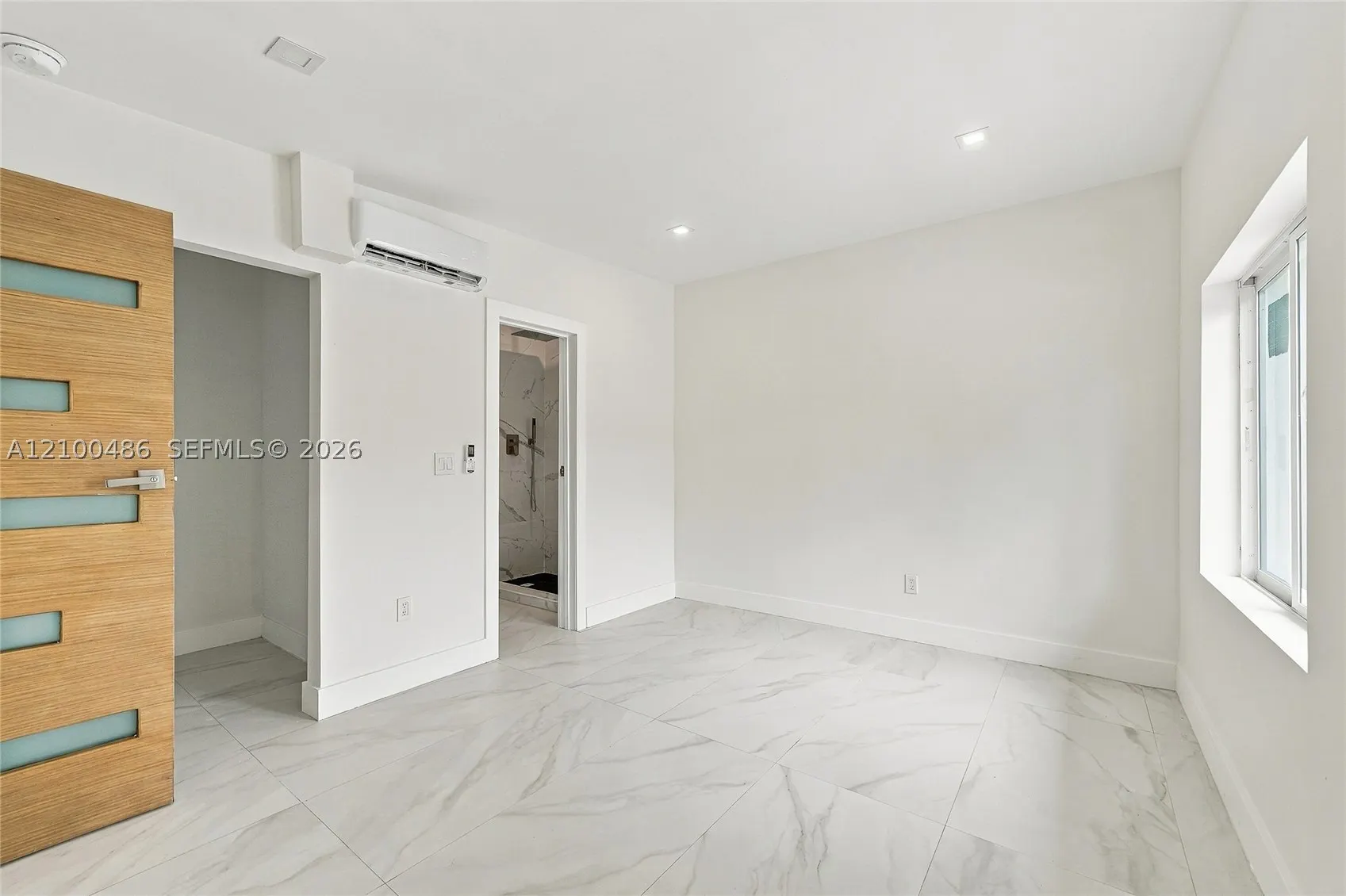 596 W 50th St