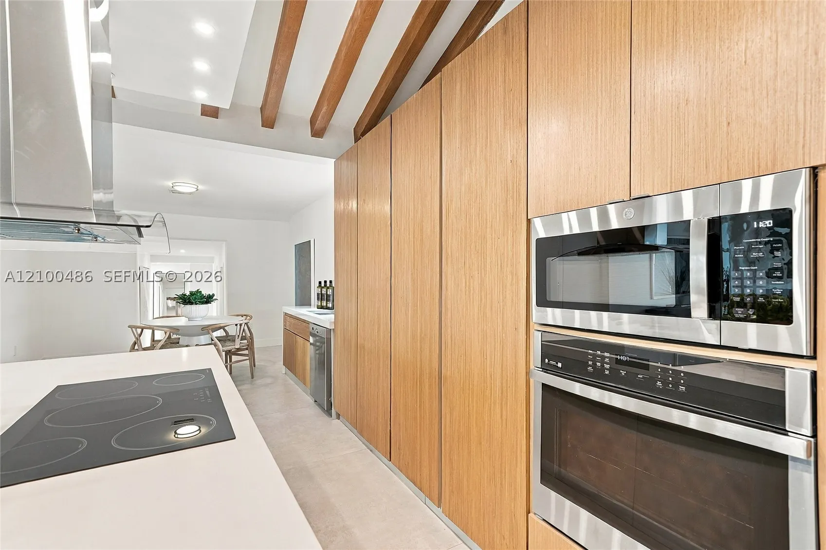 596 W 50th St