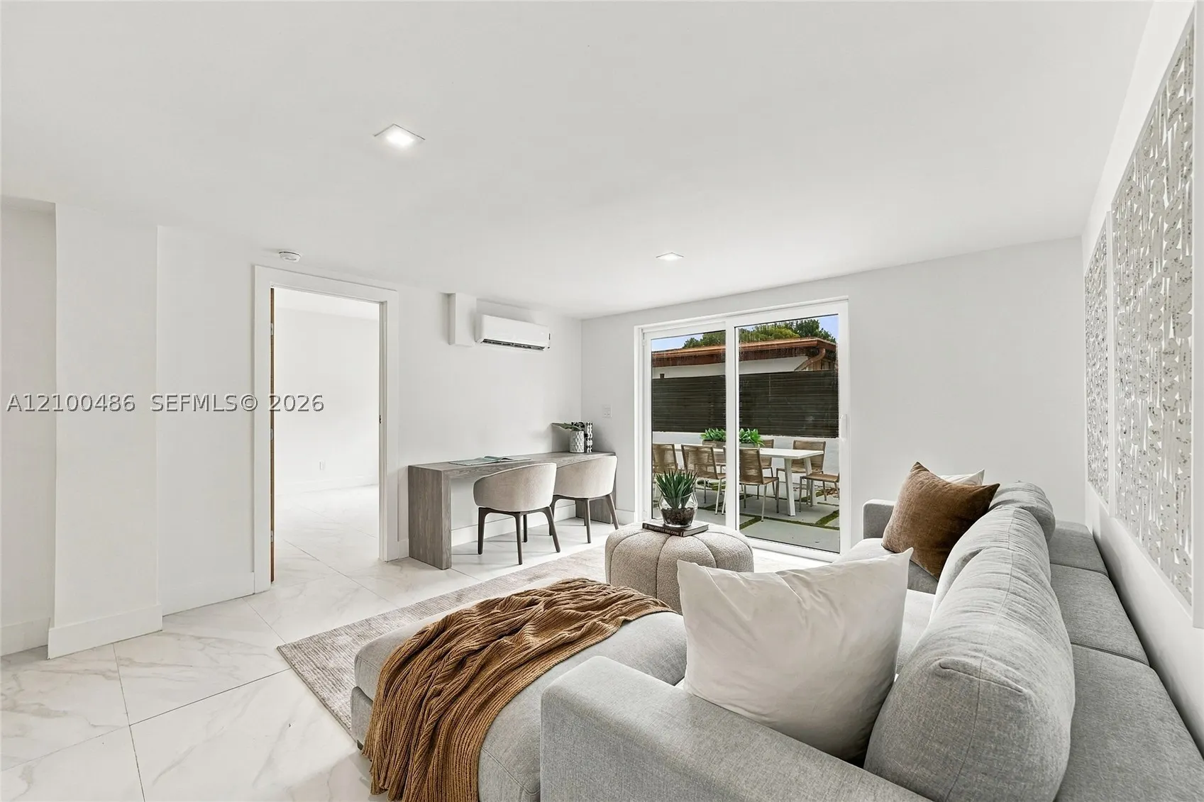 596 W 50th St