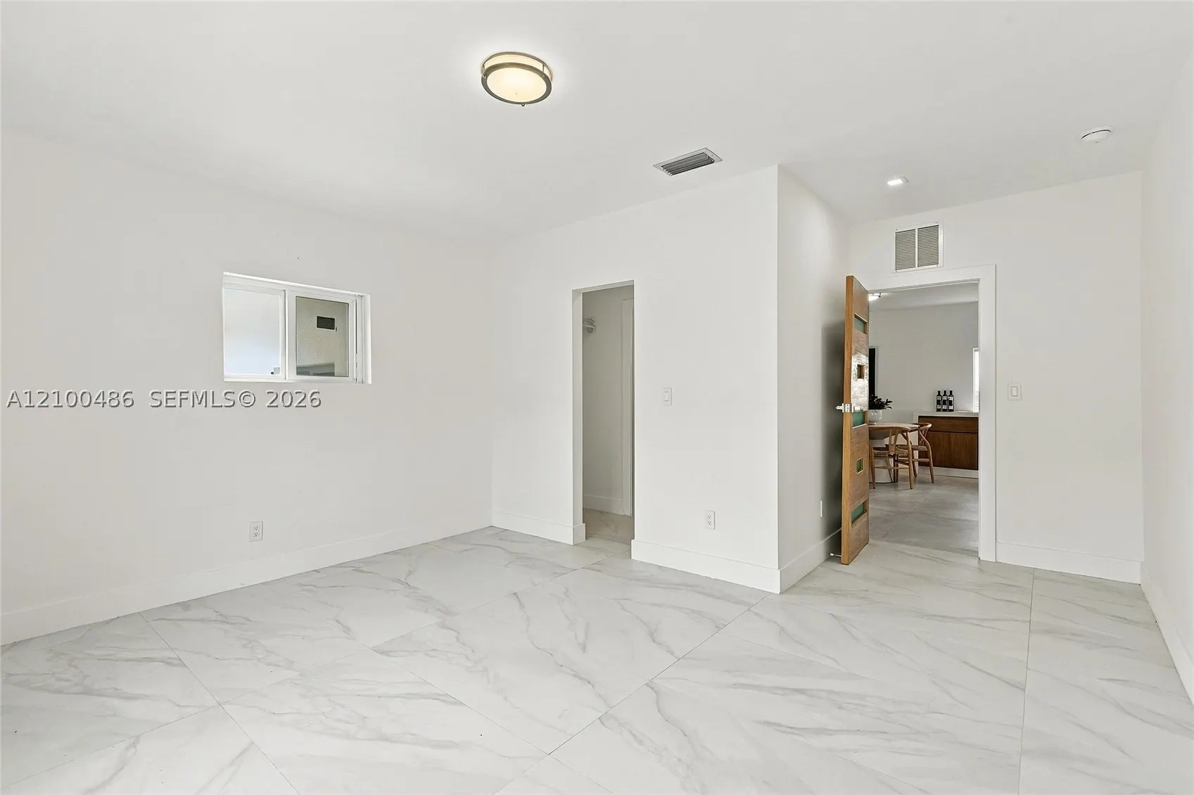 596 W 50th St