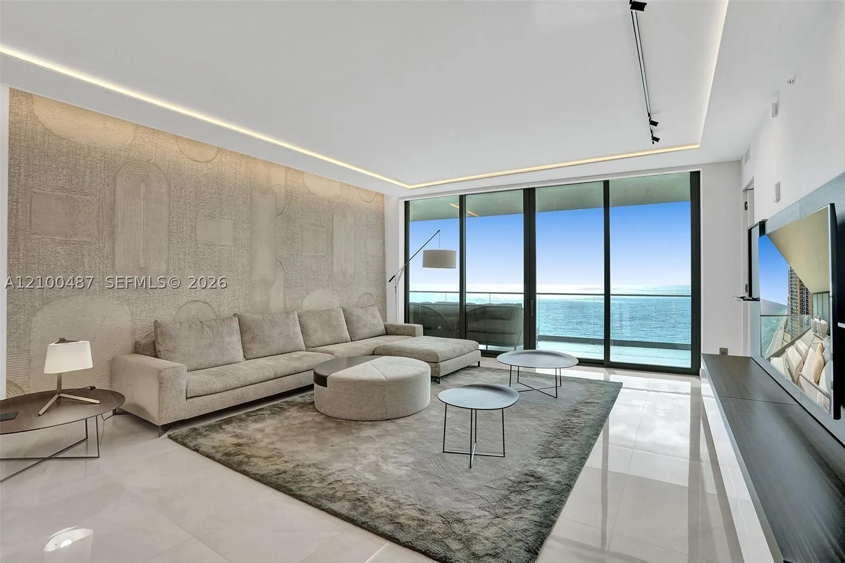 18975 COLLINS AVE #2001