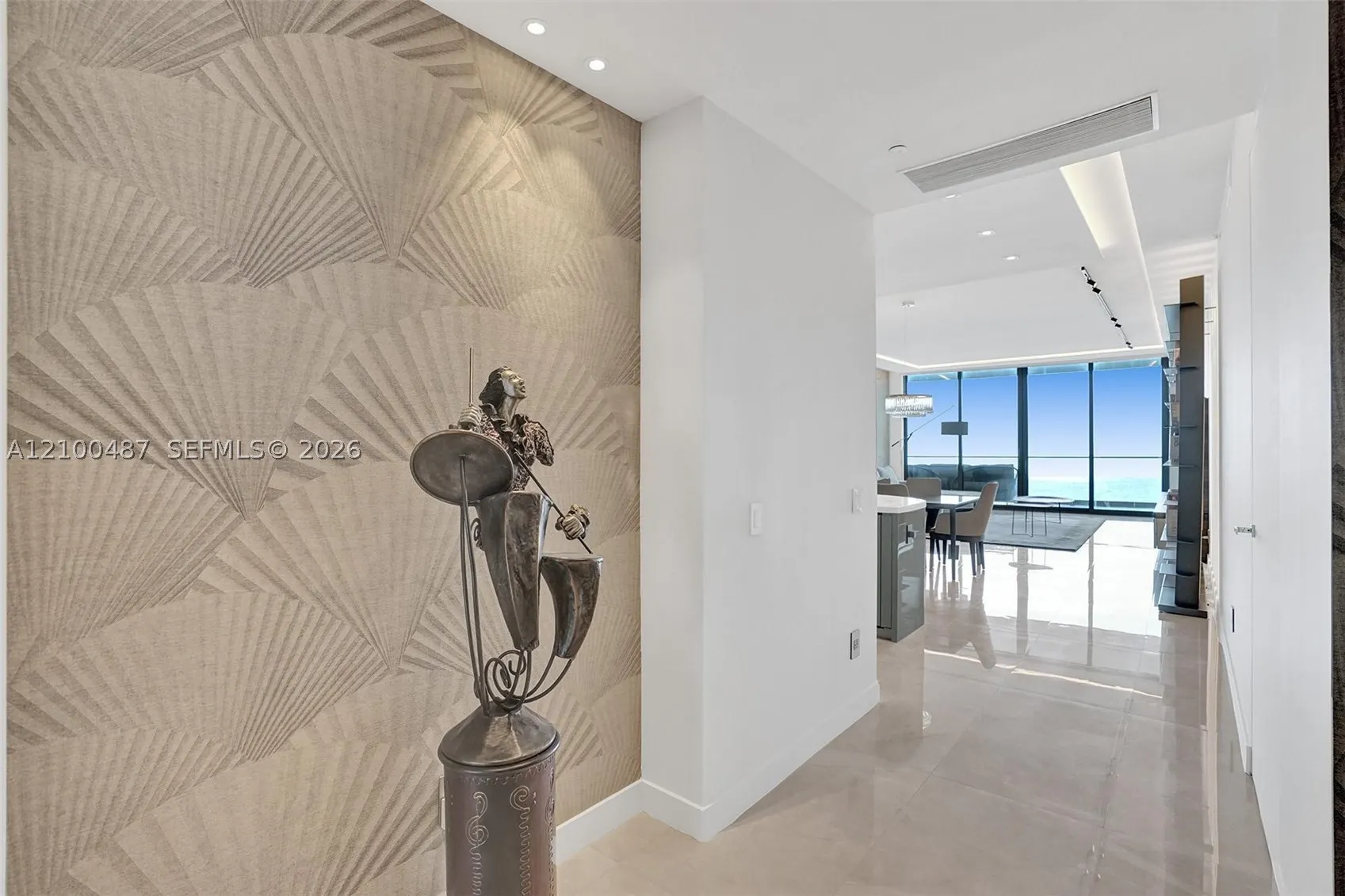 18975 COLLINS AVE #2001