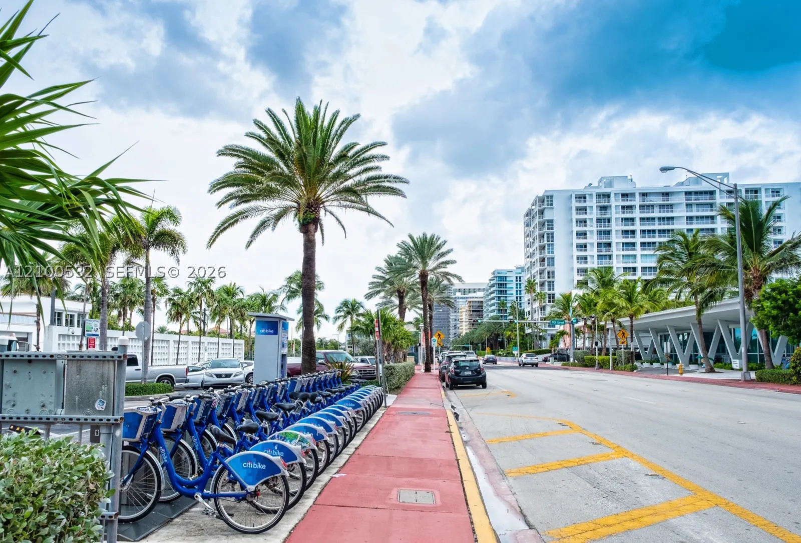 9273 Collins Ave #912