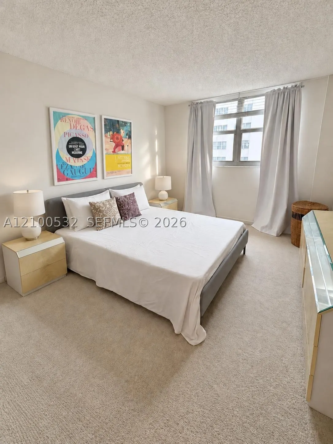 9273 Collins Ave #912