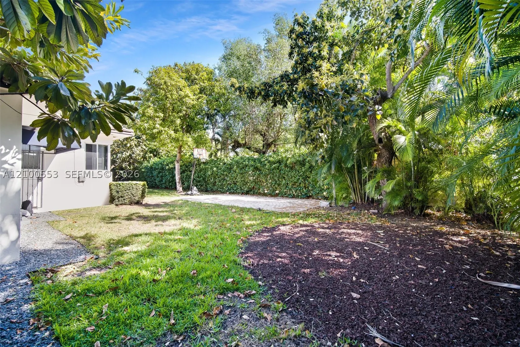 330 Viscaya Ave