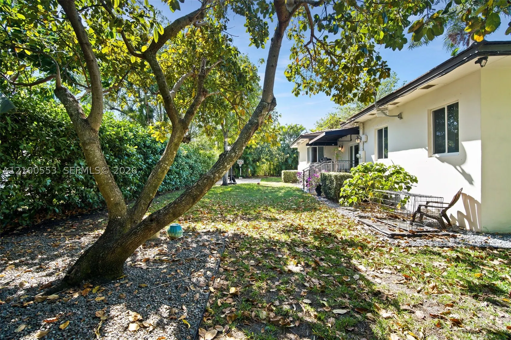 330 Viscaya Ave