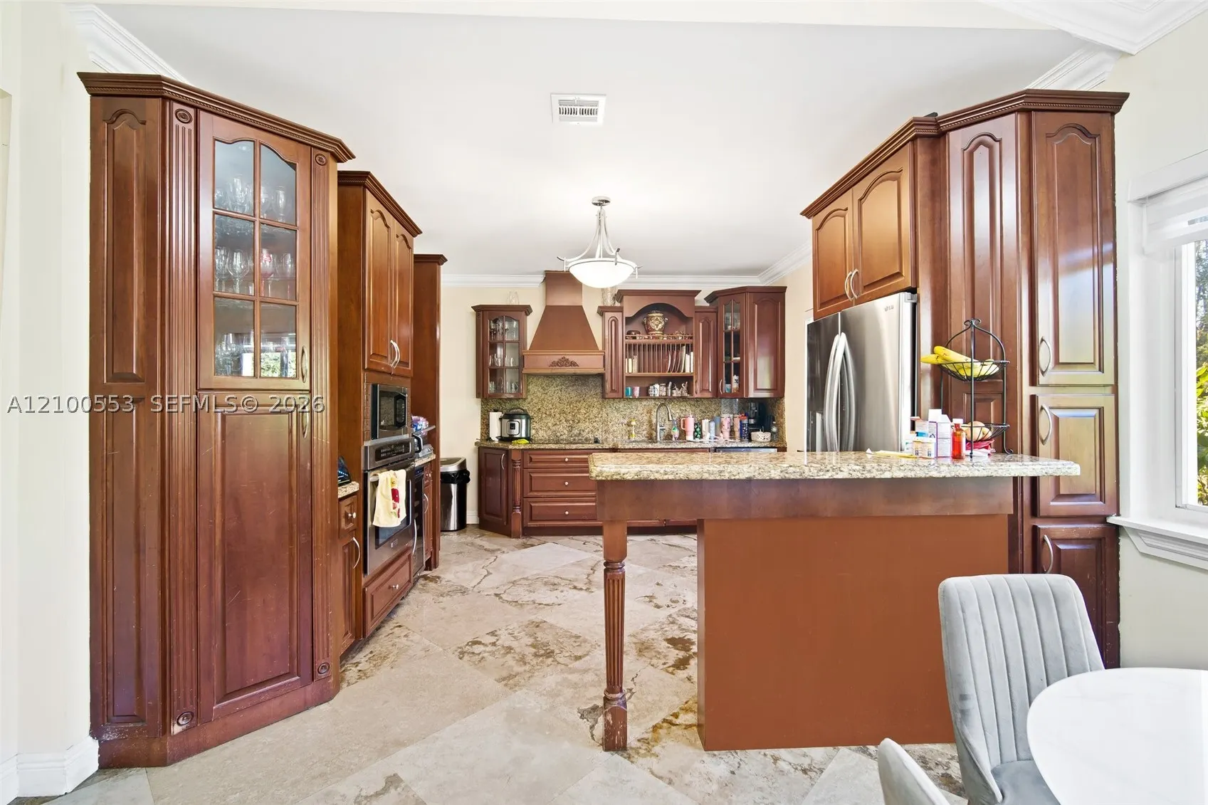 330 Viscaya Ave