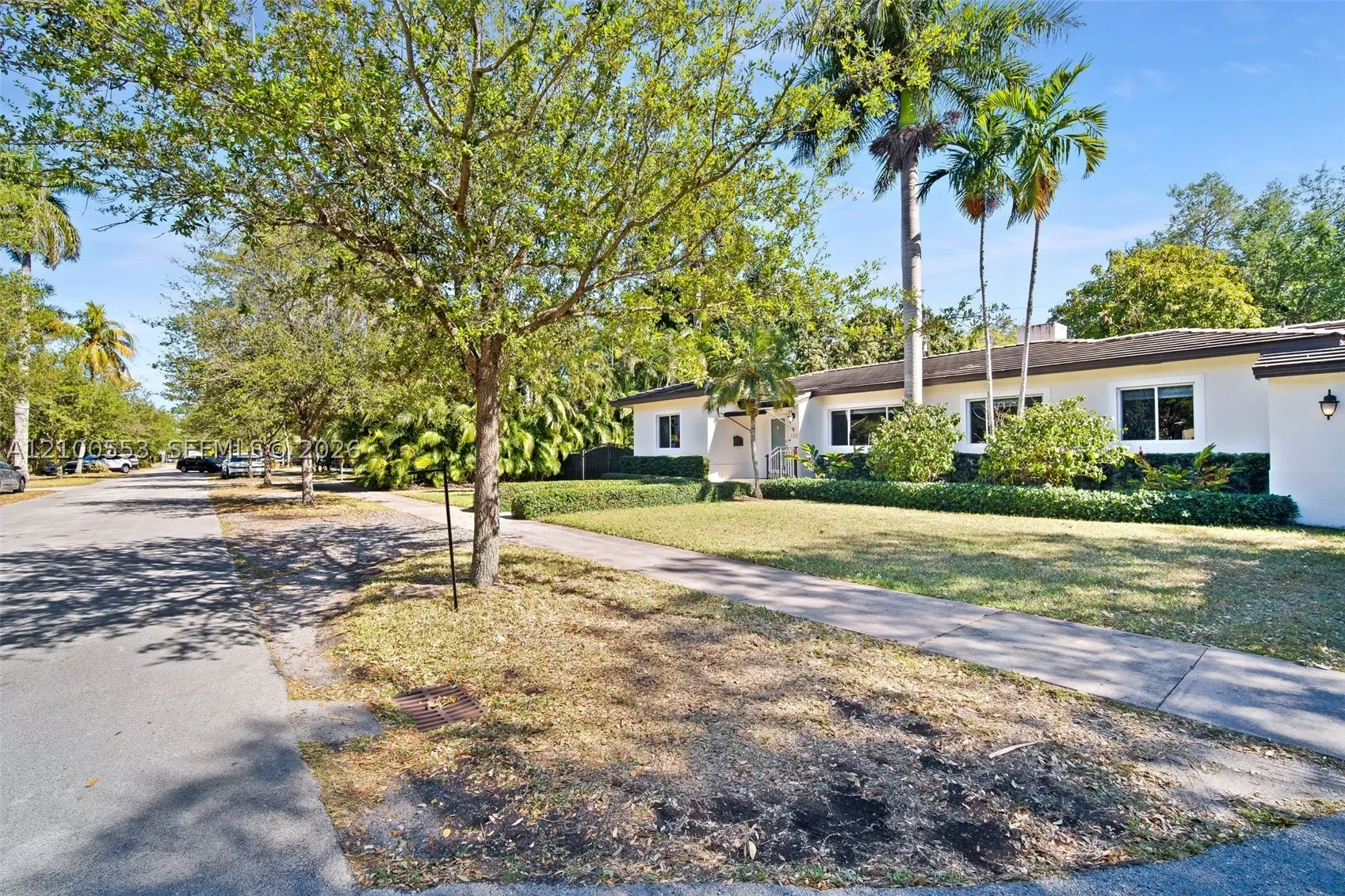 330 Viscaya Ave