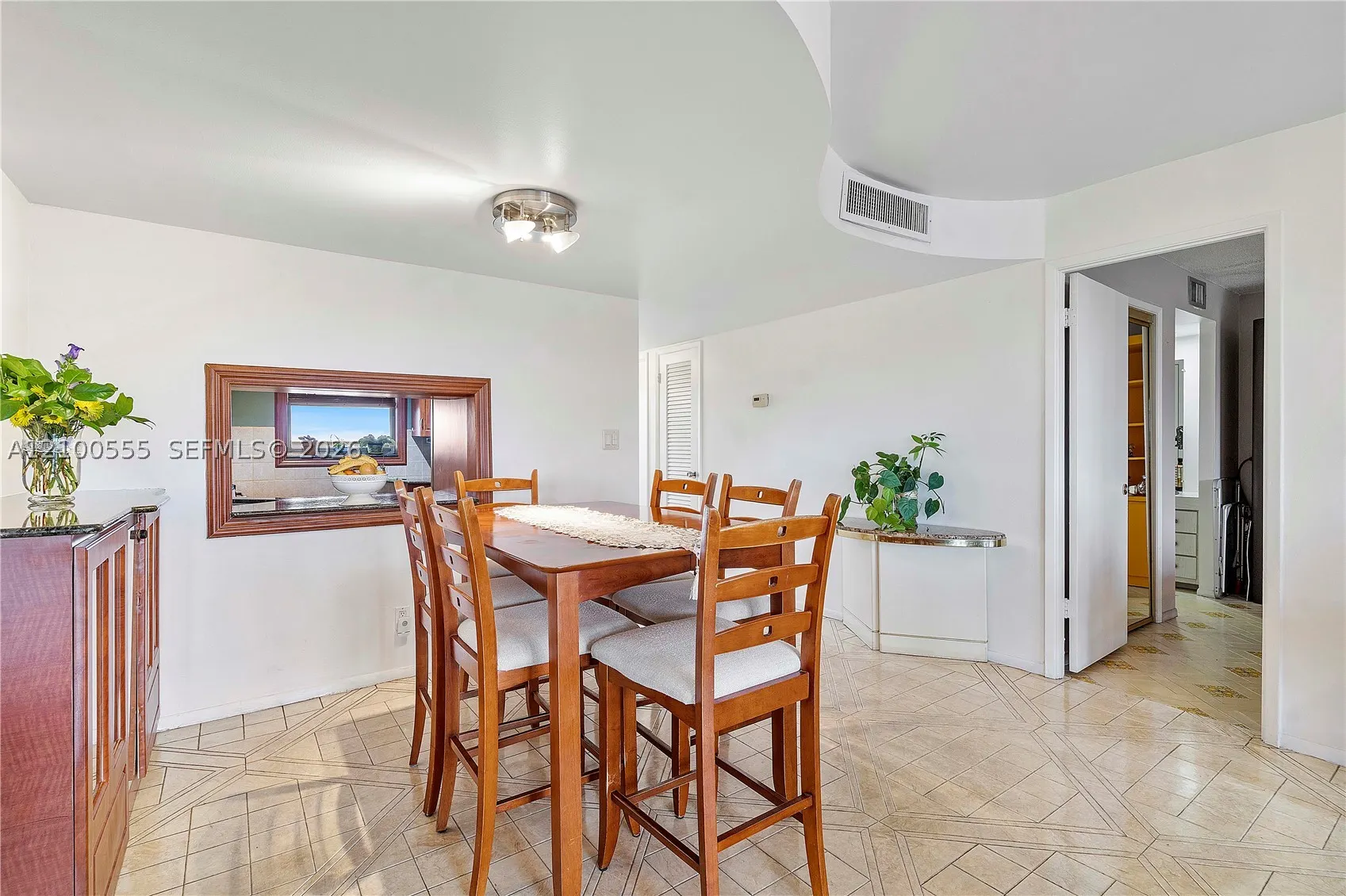 4800 Hillcrest Ln #503-504