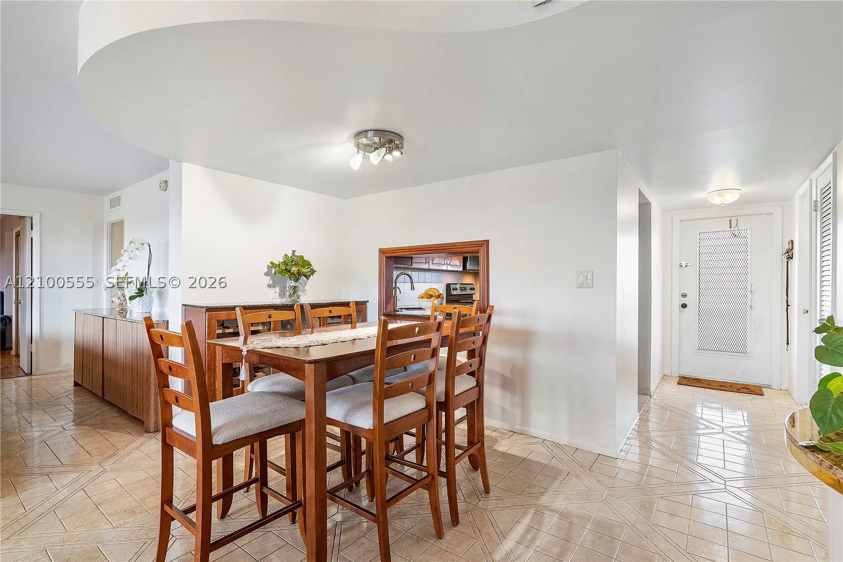 4800 Hillcrest Ln #503-504