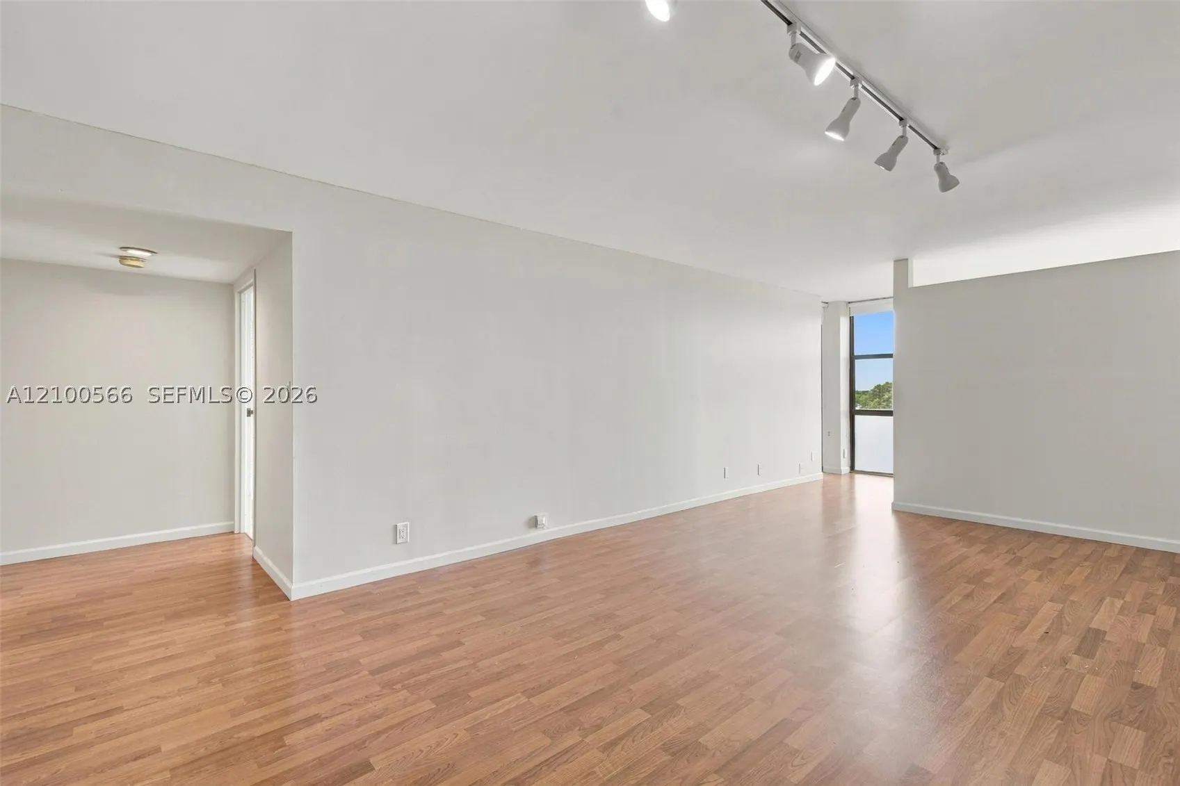 1000 Parkview Dr #627