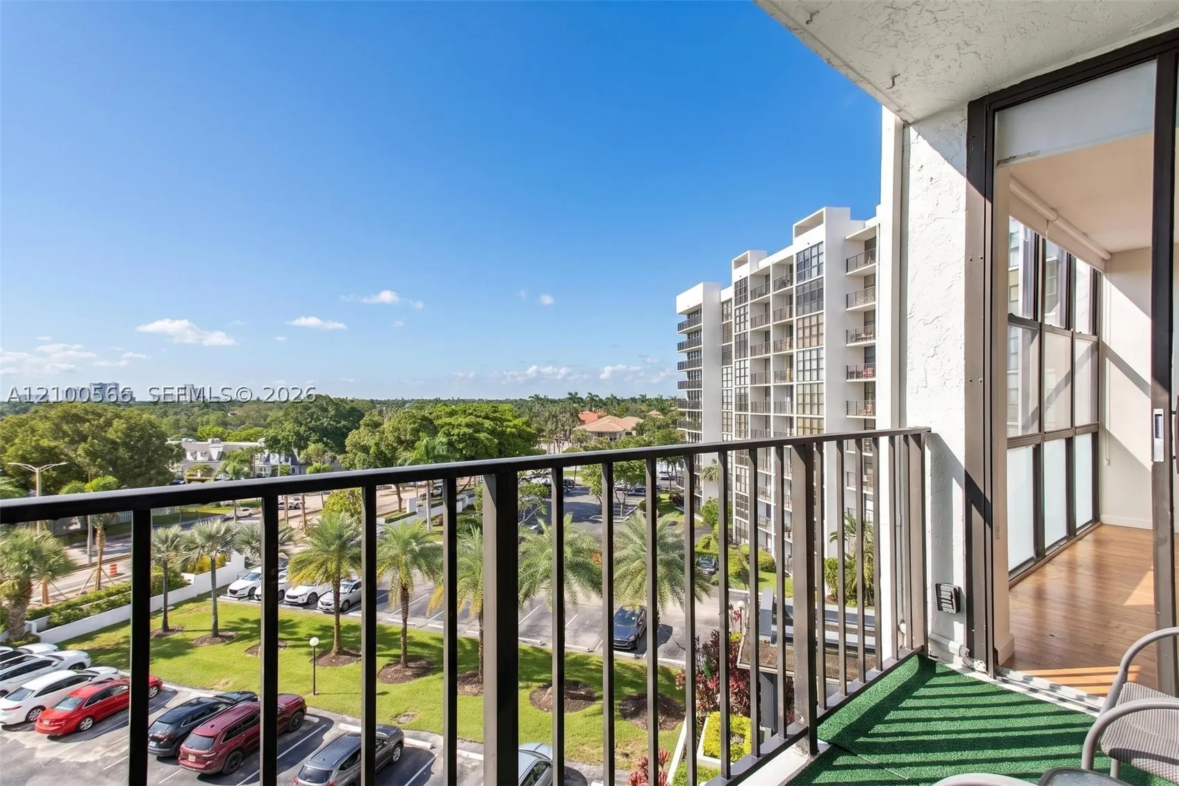 1000 Parkview Dr #627