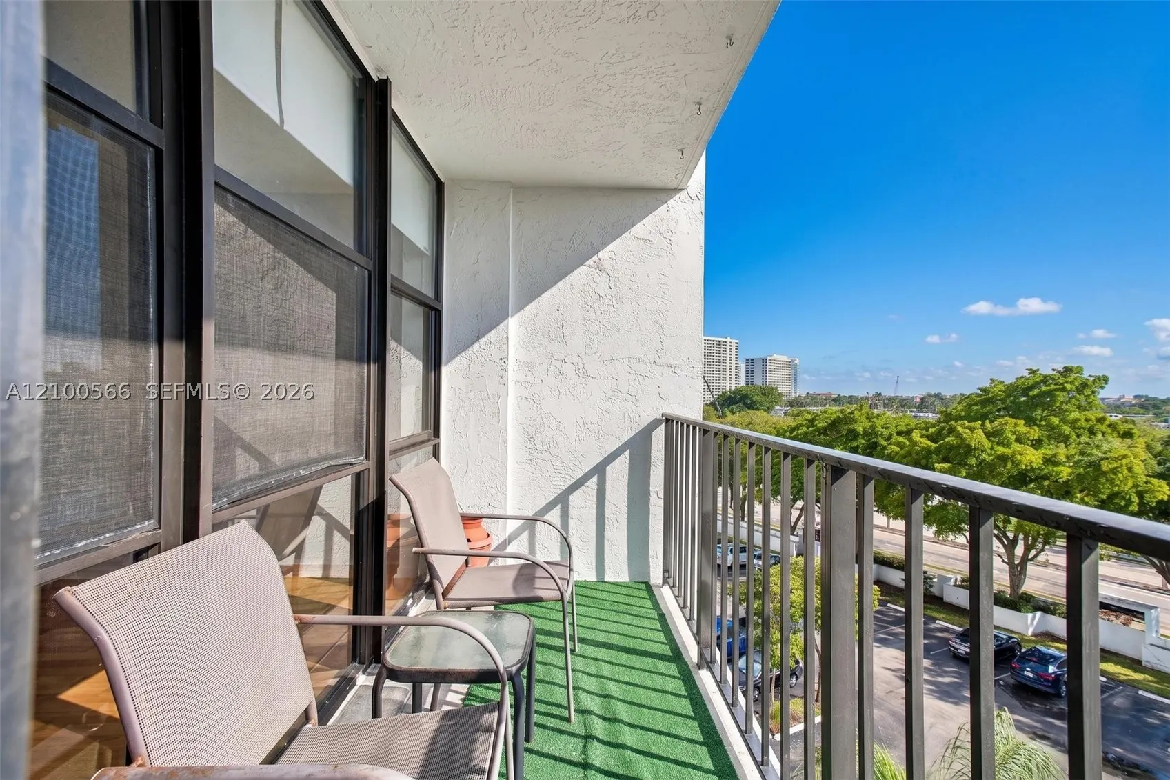 1000 Parkview Dr #627