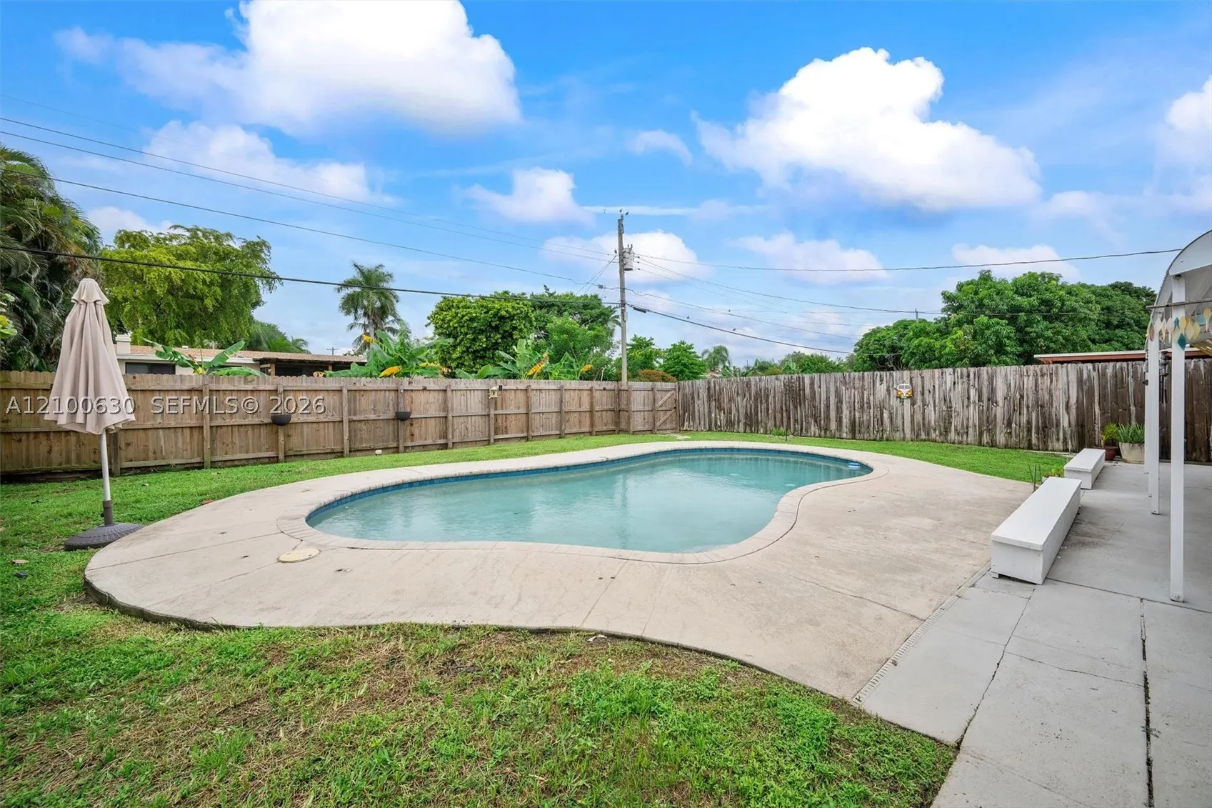 540 S Rainbow Dr