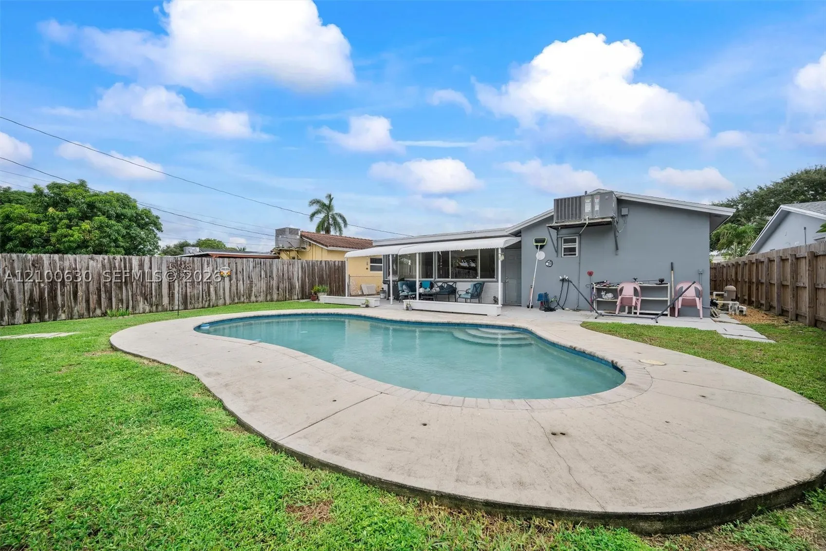 540 S Rainbow Dr