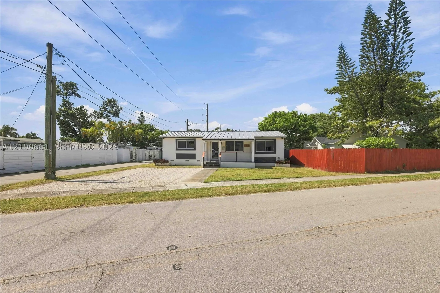 1324 N 24th Ave