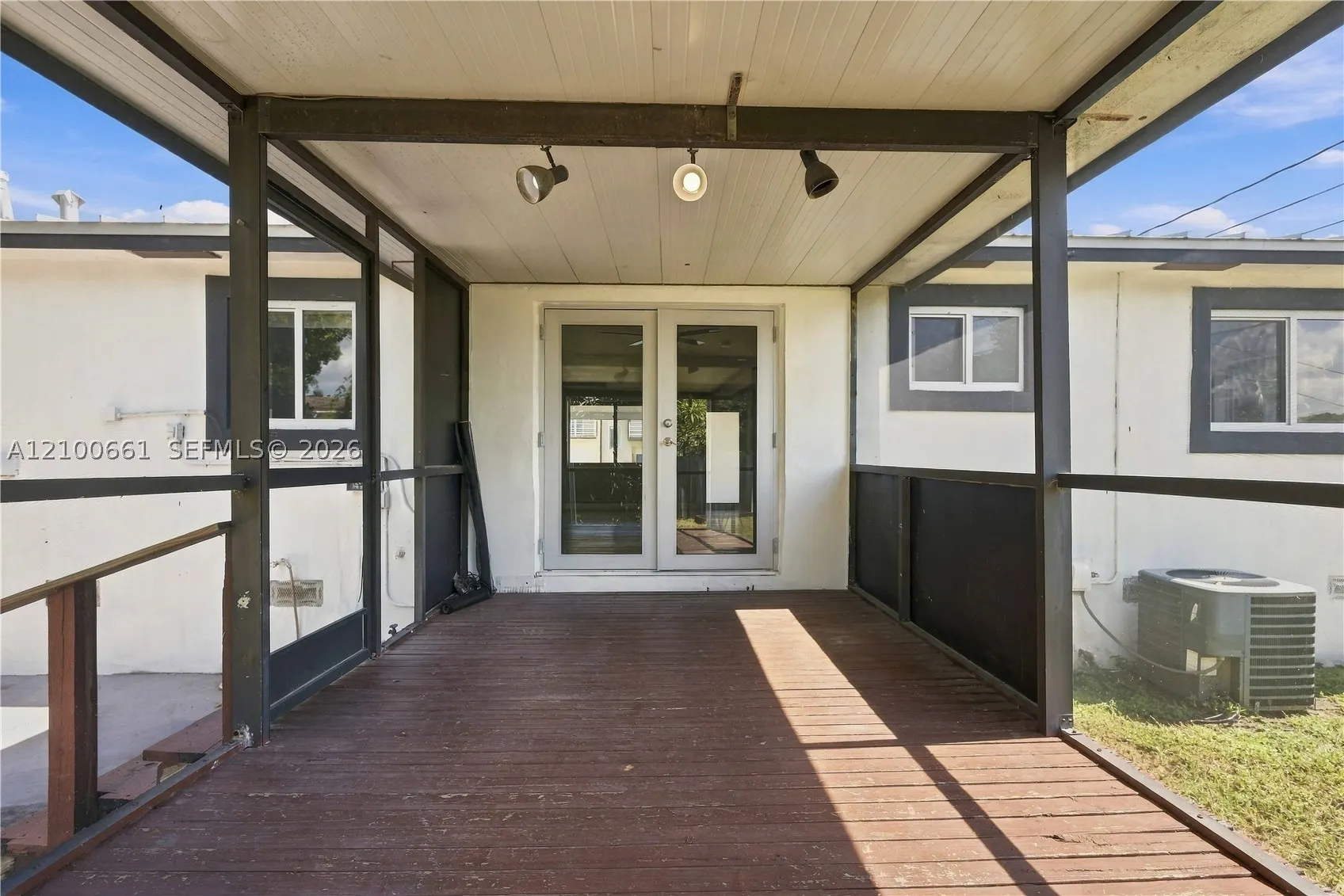 1324 N 24th Ave
