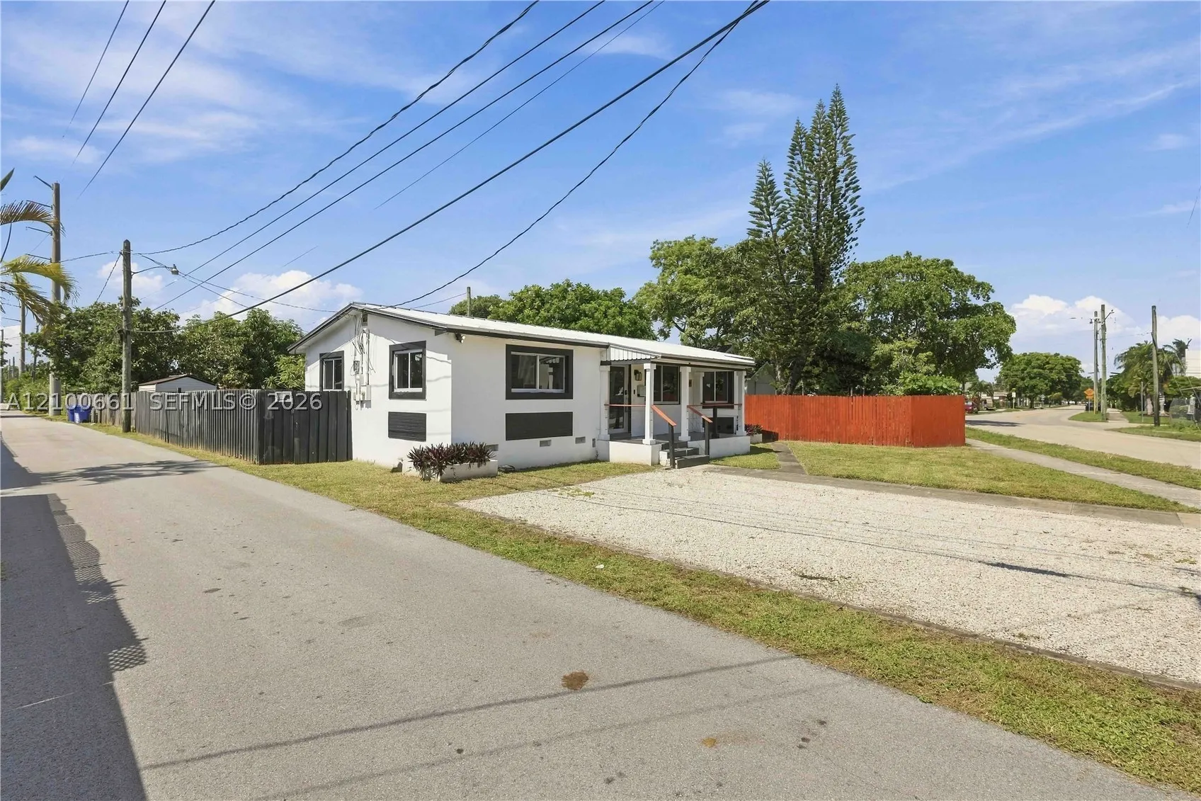 1324 N 24th Ave