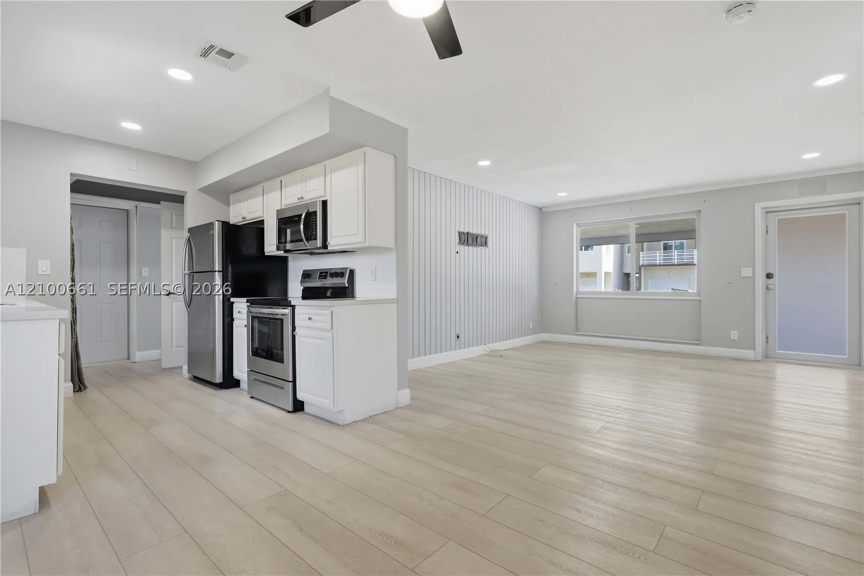 1324 N 24th Ave