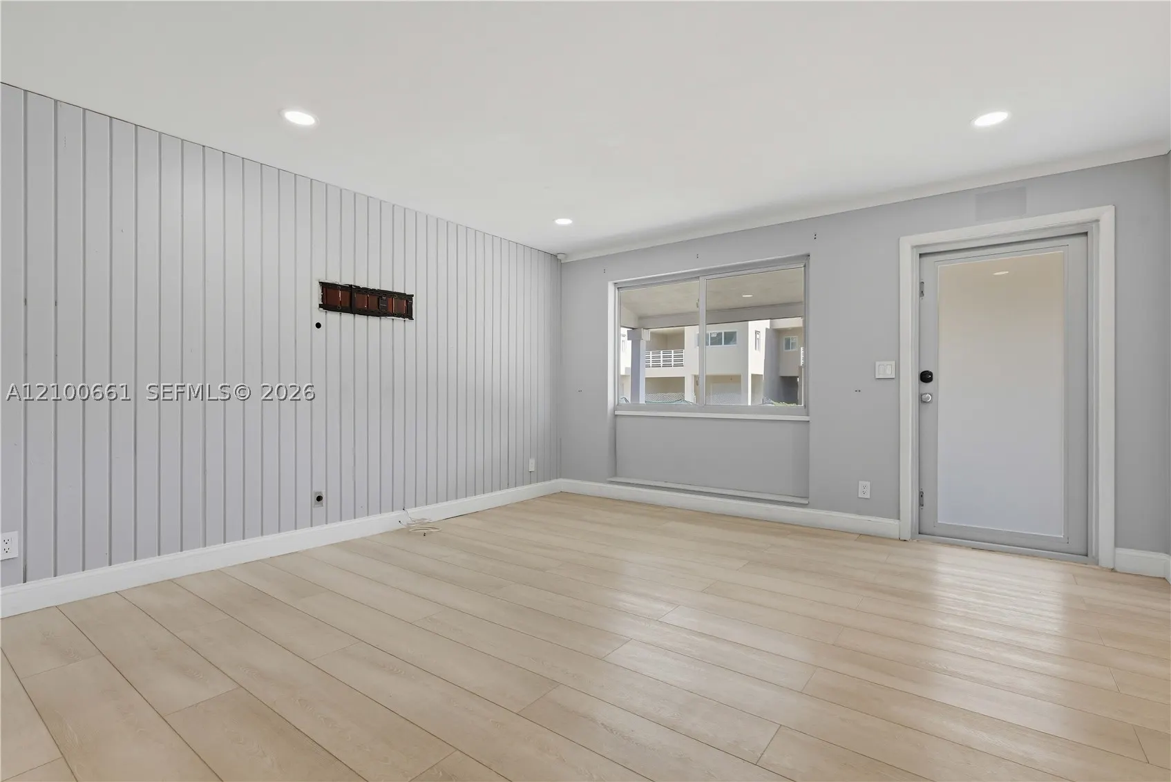 1324 N 24th Ave