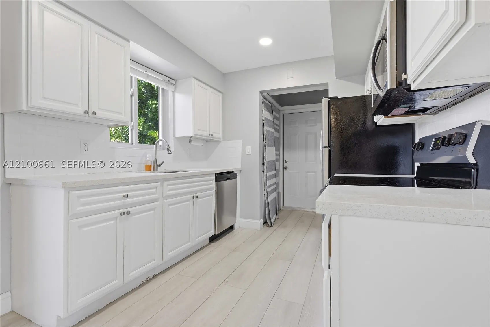 1324 N 24th Ave